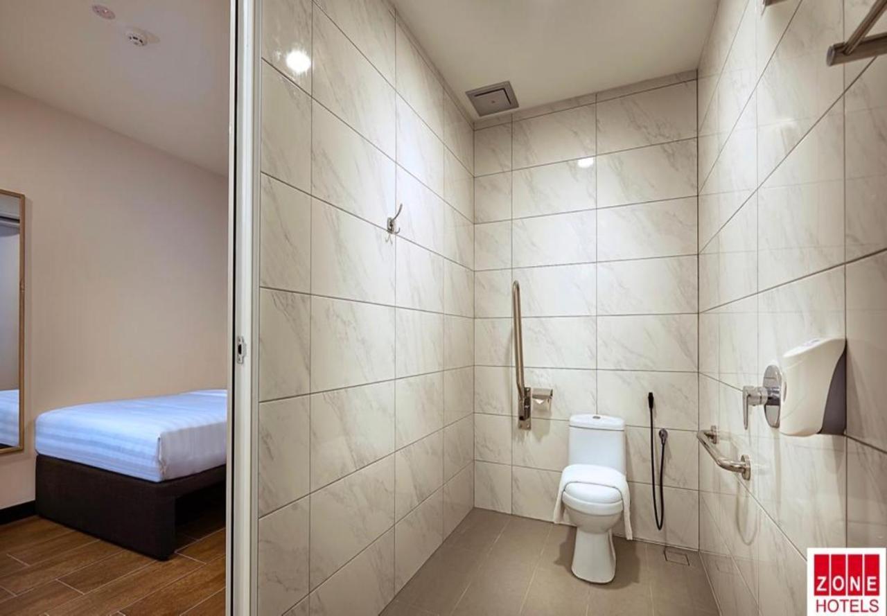 Zone Hotels, Telok Panglima Garang Teluk Panglima Garang Ngoại thất bức ảnh