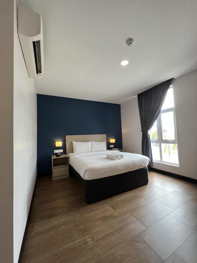 Zone Hotels, Telok Panglima Garang Teluk Panglima Garang Ngoại thất bức ảnh
